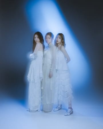IS:SUE、初ドラマ主題歌の新曲バラード「コエ」の青に包まれる繊細で幻想的なアートワーク&ヴィジュアル公開