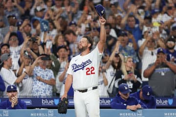 ドジャース一筋18年のカーショーが通算3000奪三振を達成　MLB史上20人目、現役3人目の金字塔