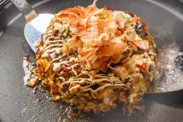 ギャル曽根＆母直伝、『2種のお好み焼き』の作り方を公開！「豆腐でヘルシー」VS「キャベツたっぷり」2種のアイディアで新感覚の一品が完成…目からウロコのレシピに主婦から絶賛の声「ちらも本当に美味しそうです！豆腐のお好み焼き初めて」「参考にさせていただきます」
