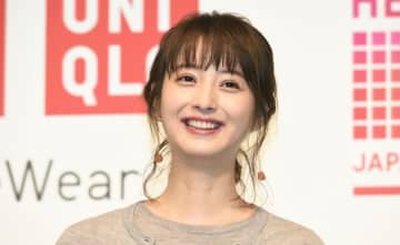 佐々木希、子どもたちの手作りクッキーを披露。自由な形が「素敵」と反響