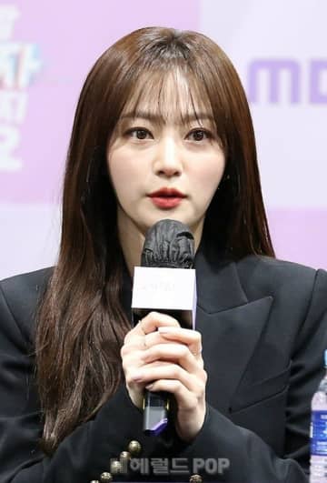 “日本版も好調のドラマに出演”…女優ソン・ハユン、過去のいじめ騒動に沈黙を破る…「強制的に転校は事実」VS「事実無根」