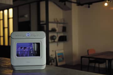 水ですすぐだけで油汚れが落ちる食器！？ 毎日の洗い物がラクになる「省手間」家電＆グッズ