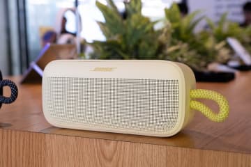 ボーズ、サイズを超えたパワフルなサウンドを実現したポータブルスピーカー「SoundLink Plus」