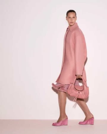 フェンディの伝説バッグが復活！スパイバッグで魅せる新しい私♡