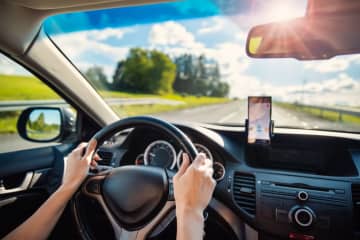 『本当に運転がうまい人』の特徴6選　先を読んだ行動を取ることが重要