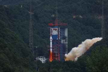 中国、「試験28号B」衛星1号機の打ち上げ成功