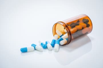 2026年から「30日分で182円」だった薬が「8690円」に!?「保険が効かなくなる薬」が増えて、患者の“自己負担”が大幅アップ？ 対象の薬・家計への影響も解説