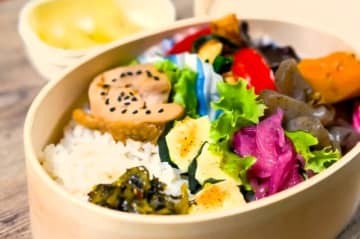 夏場の暑さで「手作り弁当」が傷まないか心配…対策は？ みんなはどうしてる？ 悩む相談者へのアイデア・アドバイス続々
