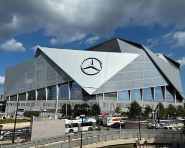 サッカーは、ときにGKが試合を決める。流れが変わる“重要な局面”でドルトムント守護神が出色のビッグセーブ【クラブW杯戦記】