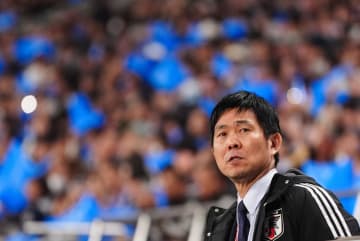 【サッカー日本代表】E-1選手権、基本布陣は「3-4-2-1」継続。チームキャプテンは… 長友佑都。森保監督が明かす
