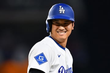 ド軍戦、ワンピースグッズ求め大行列　5時間前から…始球式には“ナミ役”女優登場