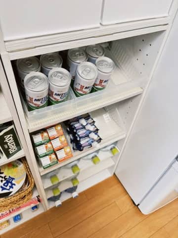 手前を取れば次が出る！飲み物収納アイデア