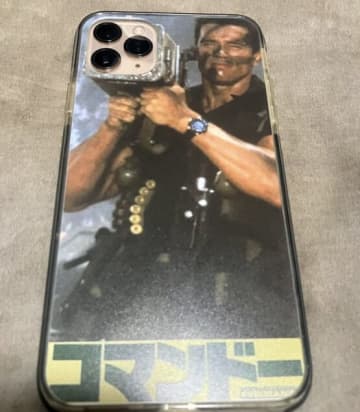 完成度高すぎ…！映画ポスターが神フィット！iPhoneケースに絶賛の声！あまりの完成度に「天才すぎるw」と話題に