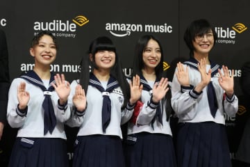 「私達が本を読んだらどうなるんだろう」新しい学校のリーダーズ、朗読に興味津々