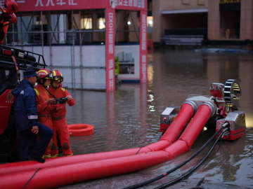中国・成都市に大雨赤色警報