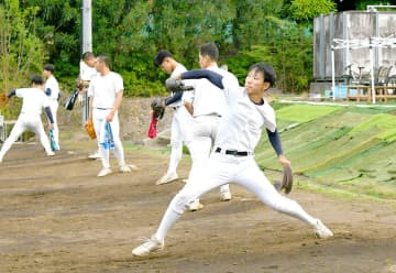 ＜高校野球＞甲子園出場　光と影　笑顔の夏へ再構築／浦和実　高校野球埼玉大会へ燃える実力校【4】