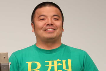 人気芸人の父が「ハンサム」「激シブ」　地元TV局に出演…セルライトスパ大須賀に反響