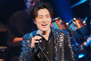 真田ナオキが都内で開催の「真田ナオキ 2025 NAOKI サマーツアー」初日公演の取材・本編独自レポート！　新曲『Nina』含む19曲熱唱、師匠・吉幾三がサプライズ登場