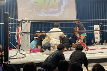 【スターダム】吏南が試合中の負傷で救急搬送　岡田社長が容体説明「一時的に脳震とうを…」