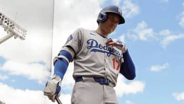 大谷翔平、“ローアングル神ショット”に反響「とても素敵」「スカイブルーがよく似合う」