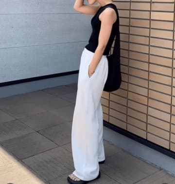 大人気【ユニクロ】ワイドスウェットパンツ。オシャレな人が購入しているカラーとは【40代の毎日コーデ】