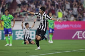 神戸が湘南に4発大勝で2位浮上！　日本代表初招集の宮代大聖が1ゴール1アシストの活躍