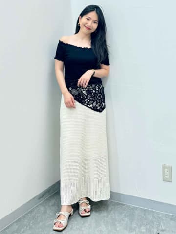 夏の“モノトーン”【GU】 40・50代がマネしたい！「店員さんコーデ」