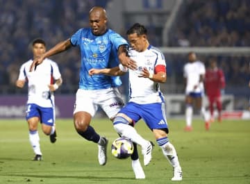 最下位マリノス、18位横浜FCとの白熱ダービーを１－０で制す！悩める大エースのPK弾を守り切る！試合開始前には異例のトラブル