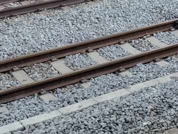 東武線で人身事故…男性死亡　午前0時ごろ、準急にはねられる　最大56分遅れ、7100人に影響