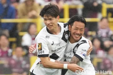 ｢エグすぎる｣｢モドリッチみたい｣J1神戸の元日本代表MF“左足アウト”での絶妙ゴラッソ弾が大反響！｢決まった瞬間、“キターー”と織田裕二ばりに叫んでしもた｣の声