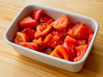 コクうま！作り置きにもおすすめ「トマト×ごま油」のやみつきおかず