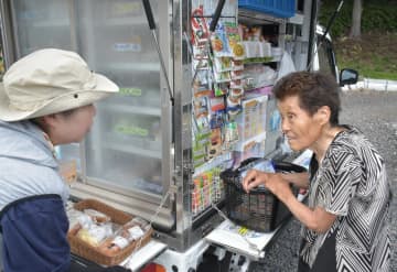 《連載:参院選茨城　思いをどこへ25年》買い物「遠く行けぬ」　店舗の撤退や免許返納