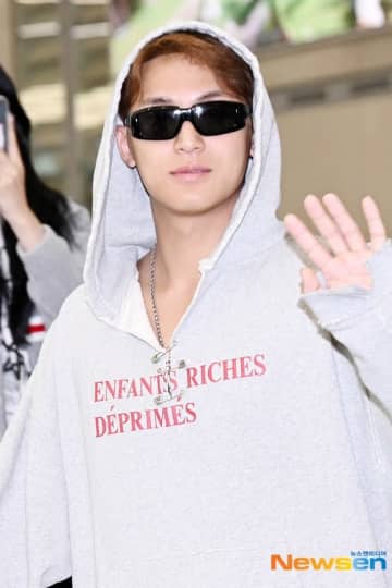 【PHOTO】SEVENTEEN ミンギュ、海外スケジュールを終えて帰国（動画あり）