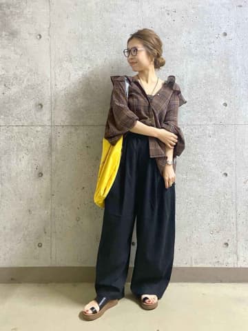 「可愛すぎるのが苦手」な40・50代へ！【niko and ...】「フリルトップス」