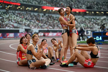 大接戦にライバルたちが集まり結果待ち　女子ハードルは“1000分の3差”で田中佑美が初V