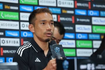 「優勝しか考えていない」“主将”長友佑都がE-１合同会見で連覇宣言！W杯予選では出番なし「自分の存在価値をアピールしたい」【現地発】