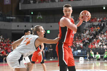 【バスケ】主将ジョシュ・ホーキンソン　帰化選手の重責実感「チームの中で１人しか選ばれないし…」