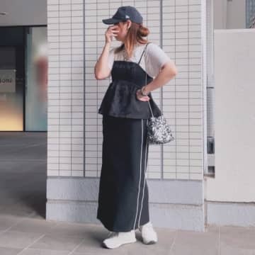 みんな大好きロゴTシャツ！ 2025夏らしいアレンジコーデを徹底解説