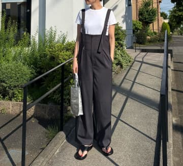 大人の「サロペット」コーデ。オシャレ感とスタイルUPを叶えるアイテム選びの秘訣とは【40代の毎日コーデ】