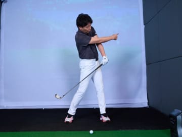 ダフリはヘッドファーストのせいだった！アイアンのワルい癖を直すレッスン