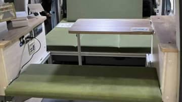 「こんなステップワゴン見たことない」テーブルも収納も全部車内に収まる驚愕の仕掛け。快適すぎて戻れない！