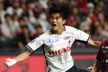 5戦4発の17歳FWが「逸材だわ」　強烈弾で元代表守護神も攻略…存在感が「若き日の本田圭佑」