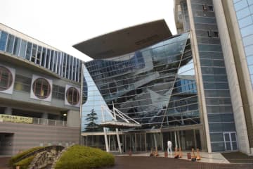 “学歴詐称”疑惑の田久保真紀市長に市議会がNO！辞職勧告決議案が全会一致で可決