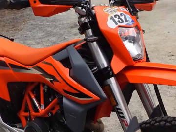 オレンジを纏った快適オールラウンダー！「KTM 690エンデューロR」【詳細チェック】