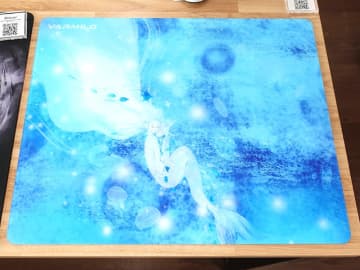 防指紋コーティングのガラス製ゲーミングマウスパッド「Varmilo Gaming Glasspad V2」