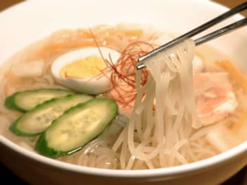 ＜夏季限定＞夏バテを吹き飛ばす清涼感　「水キムチのオリジナル冷麺セット」販促強化を実施