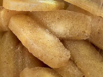 薄～く切ったこんにゃくに塩をまぶして？　『簡単おかず』に「作るしかない！」