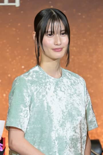 橋本愛、“夫”とのツーショット公開→「とってもキュンとした…」「どんな夫婦になっていくのか楽しみ」SNS沸く