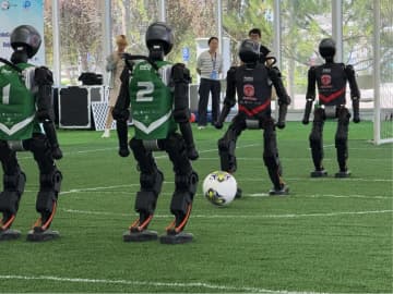 国家スピードスケート館人型ロボット訓練拠点が稼働開始、初のチームが入居―中国