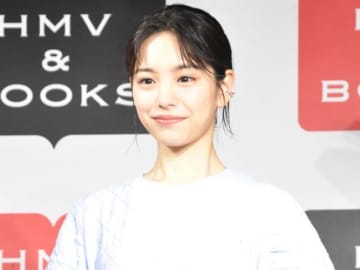 當真あみ、撮影中のかわいすぎる様子に反響「もう天使やん」